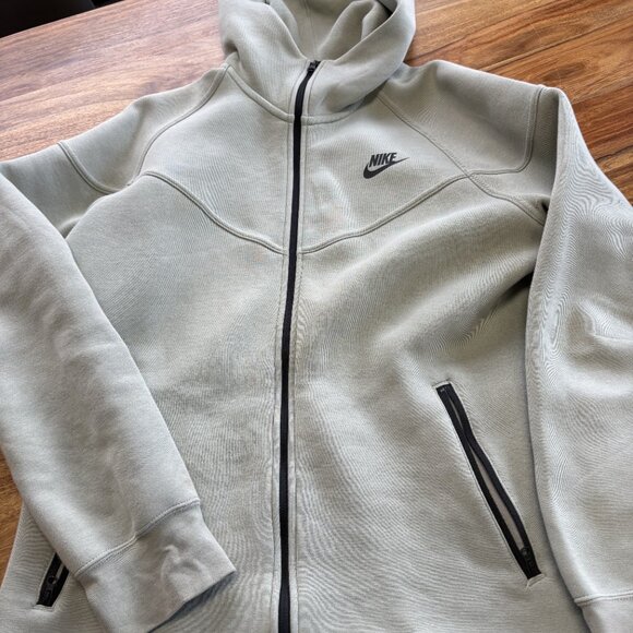 Nike Women's Tech Fleece Windrunner Full-Zip Hoodie - Size L - Picture 4 of 4